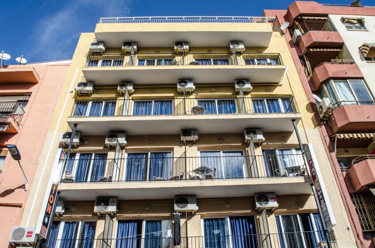 Pension Pardo Benidorm Exteriör bild